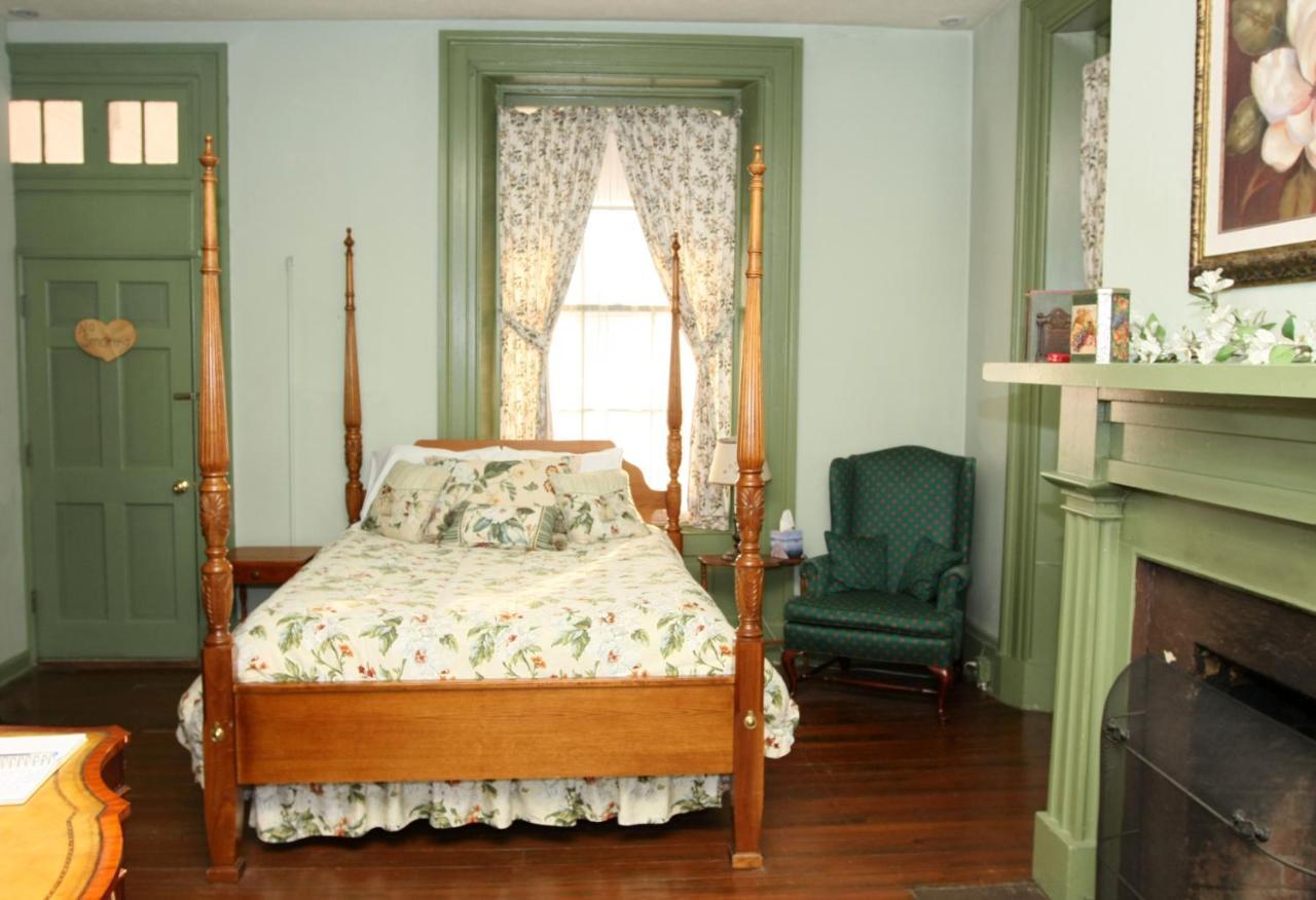 The Lafayette Inn & Restaurant Stanardsville Екстериор снимка