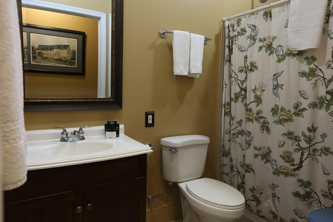 The Lafayette Inn & Restaurant Stanardsville Екстериор снимка