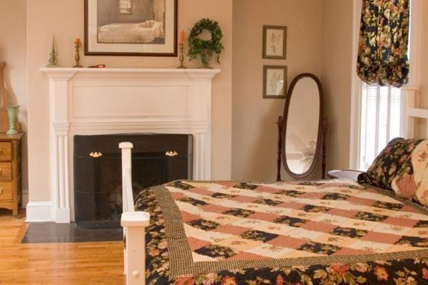 The Lafayette Inn & Restaurant Stanardsville Екстериор снимка