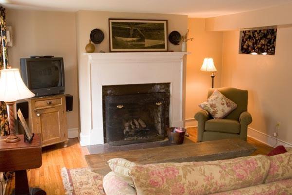 The Lafayette Inn & Restaurant Stanardsville Екстериор снимка