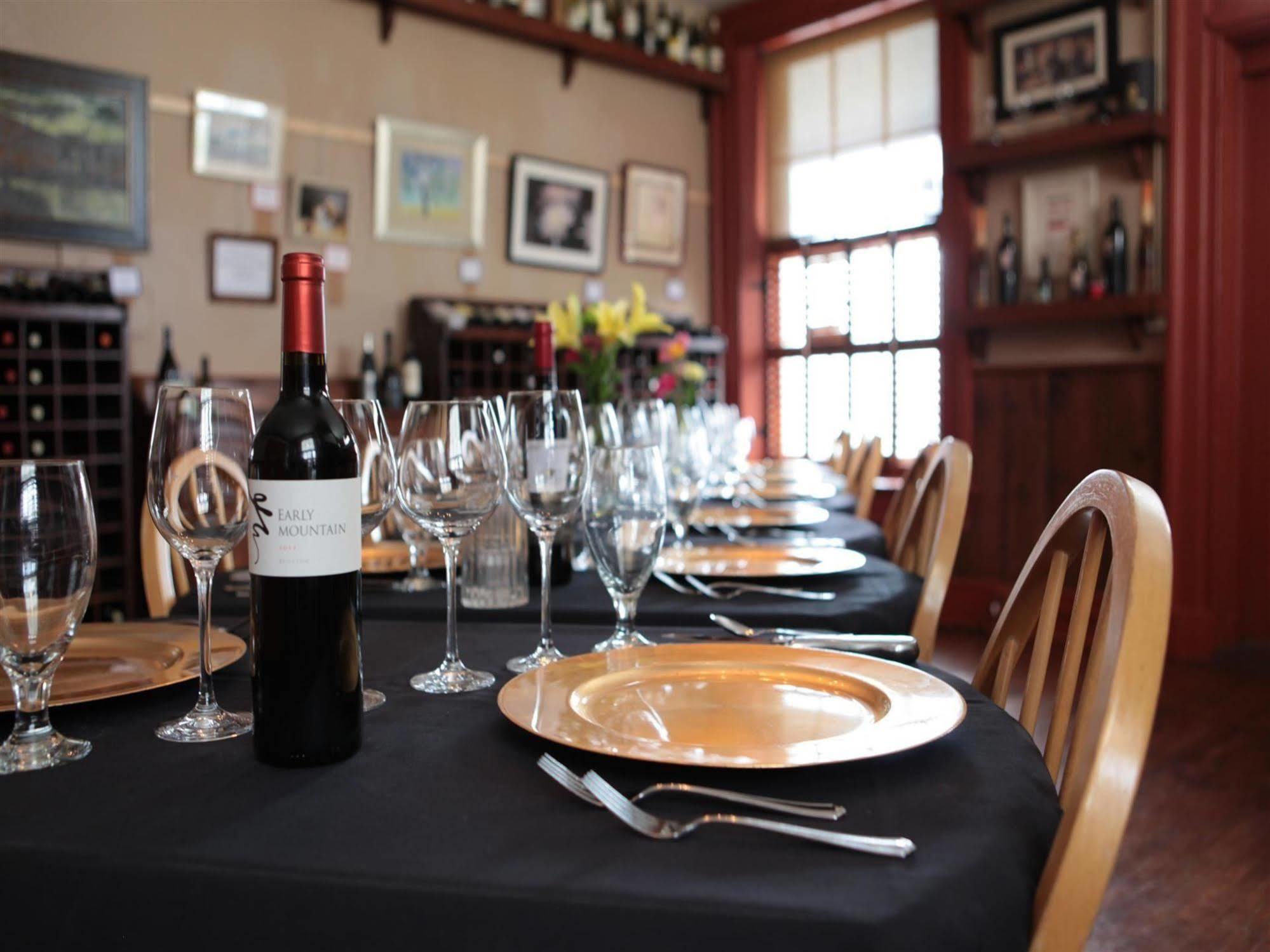 The Lafayette Inn & Restaurant Stanardsville Екстериор снимка